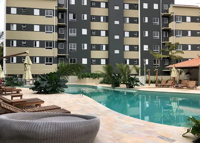 com piscina aquecida e churrasqueira